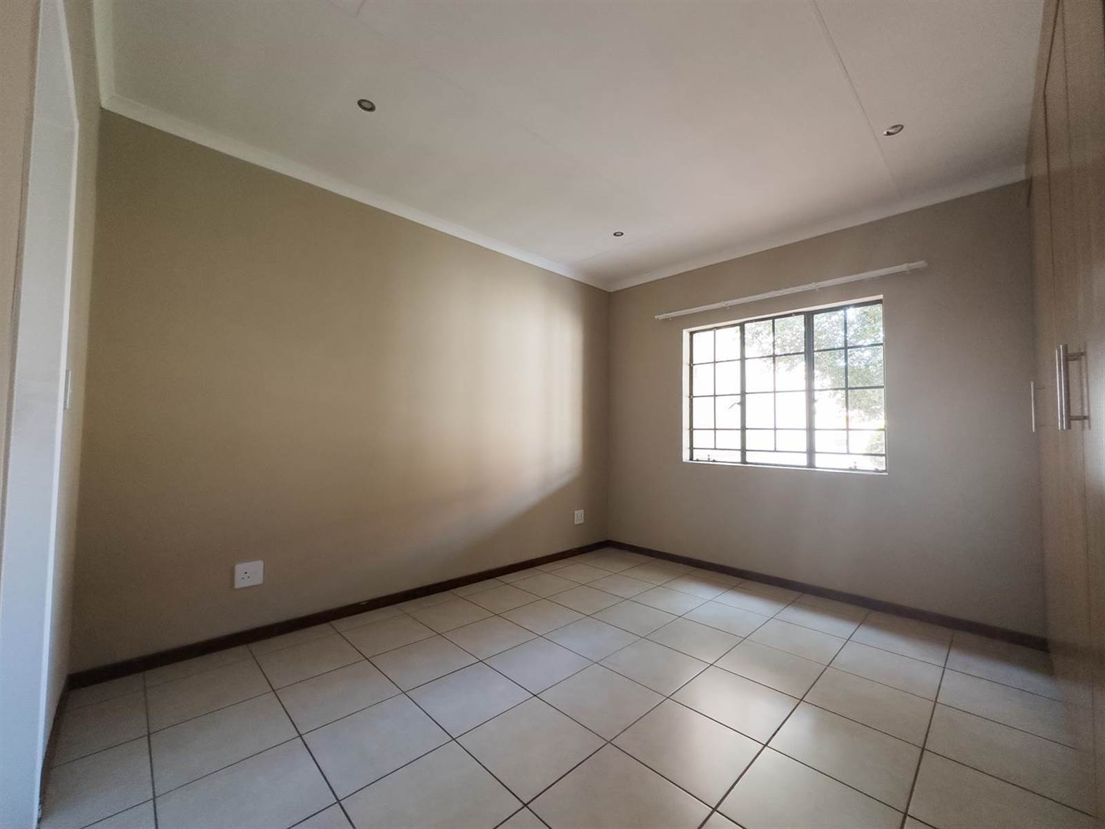 3 Bed Townhouse in Mooikloof Ridge photo number 29