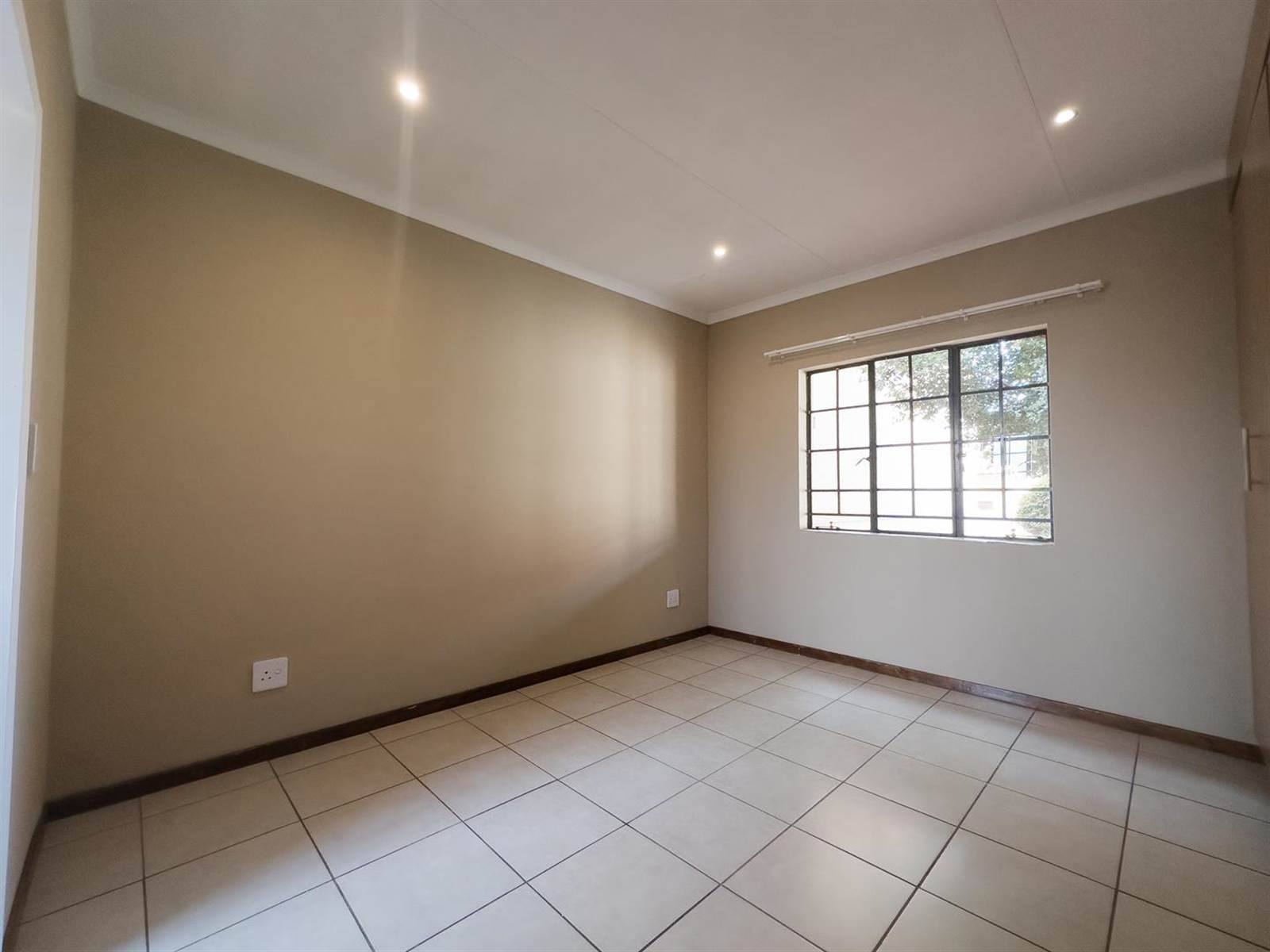 3 Bed Townhouse in Mooikloof Ridge photo number 26