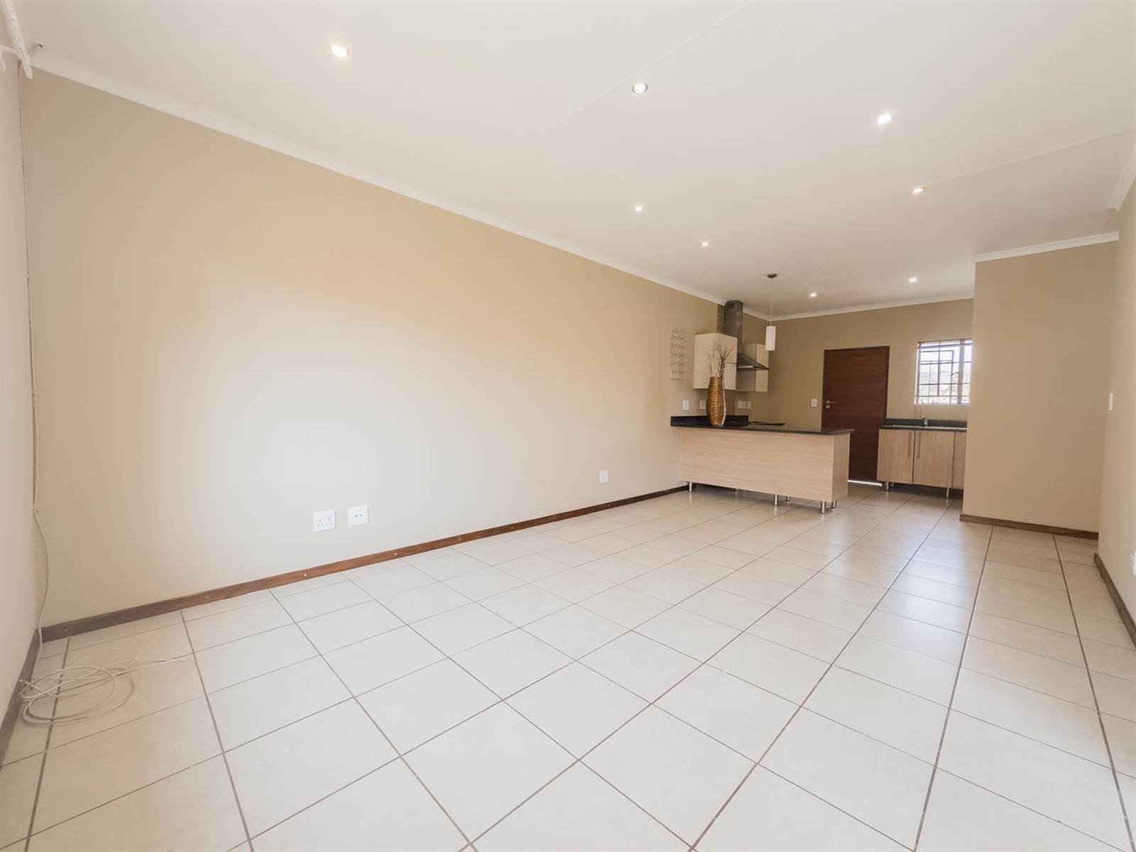 3 Bed Townhouse in Mooikloof Ridge photo number 1