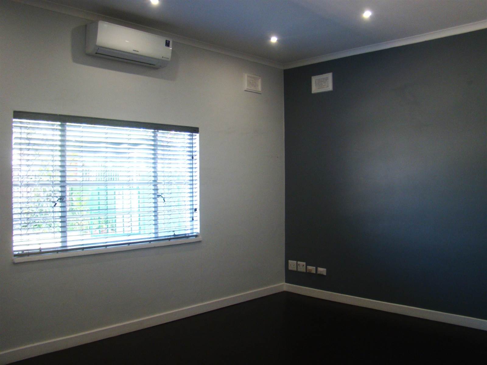 105  m² Commercial space in Scottsville photo number 9