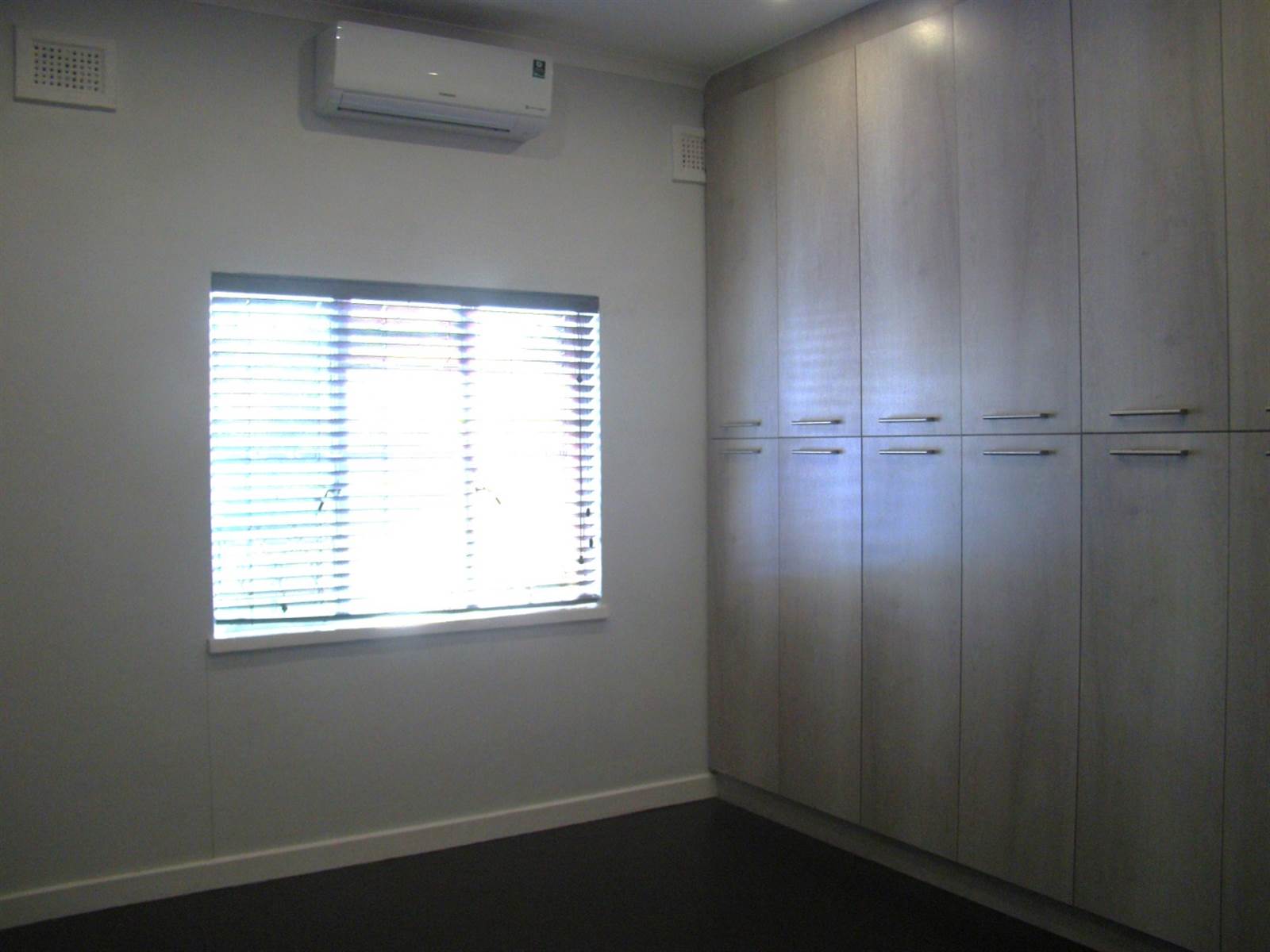 105  m² Commercial space in Scottsville photo number 11