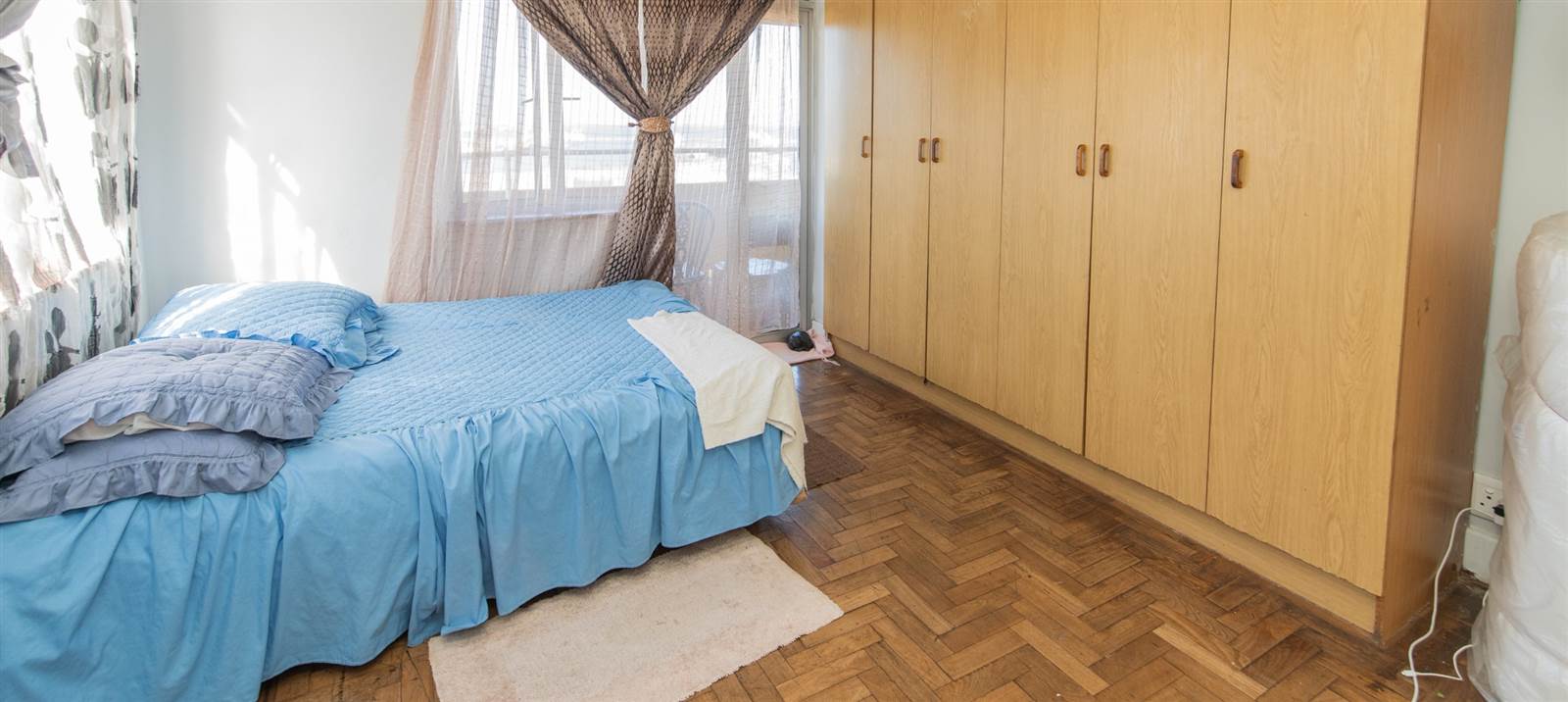 2 Bed Apartment in Port Elizabeth Central photo number 15