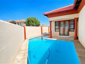 4 Bed House in Chantelle