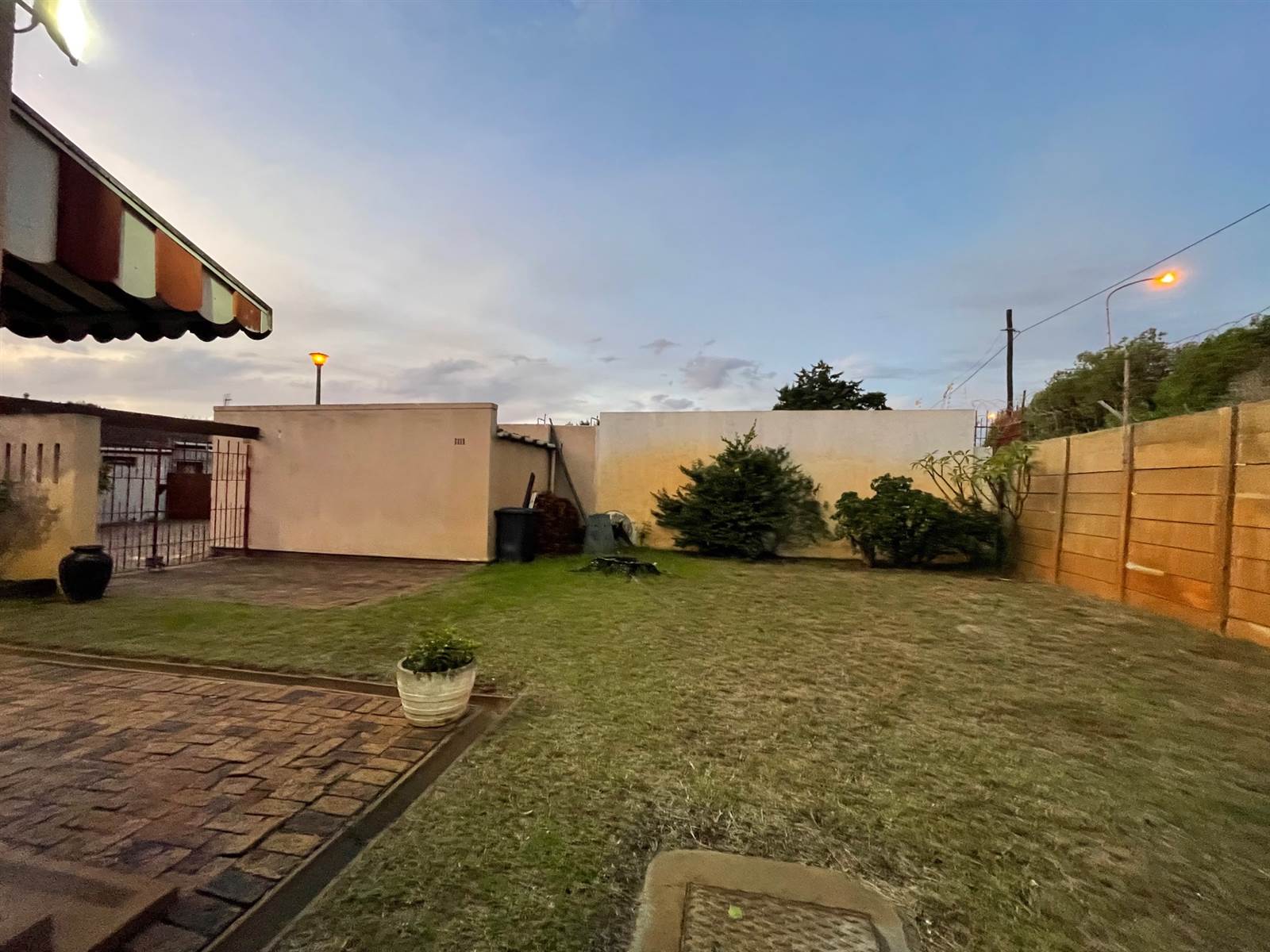 2 Bed House in Pinelands photo number 2