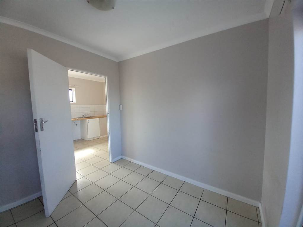 1 Bed Apartment in Maitland photo number 12
