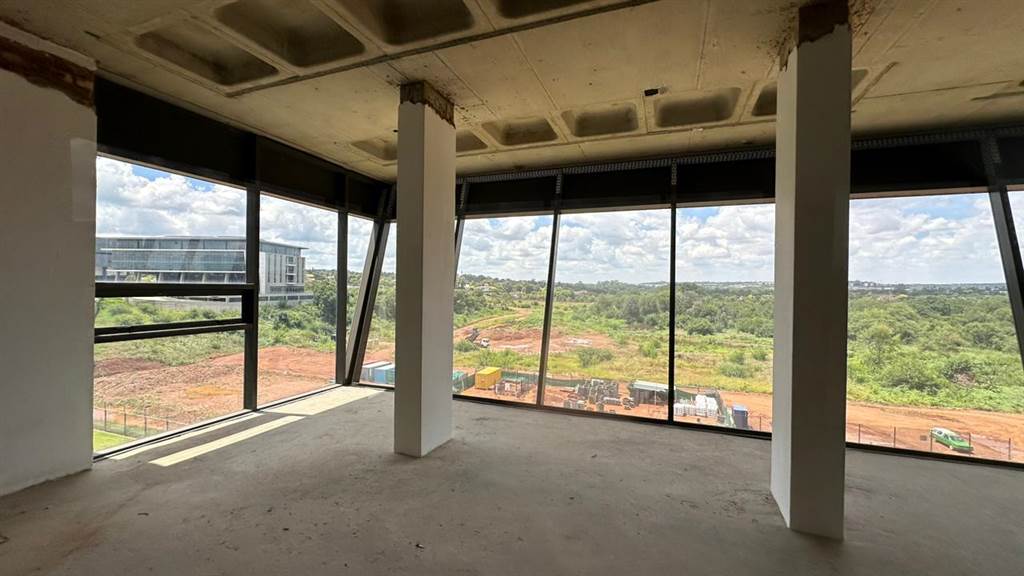 1652  m² Commercial space in Doringkloof photo number 11