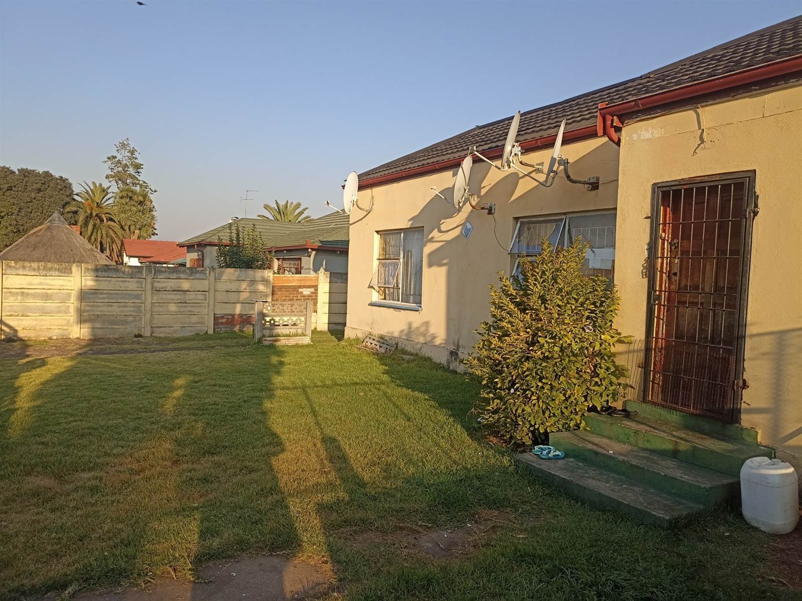 4 Bed House in Brakpan North photo number 2