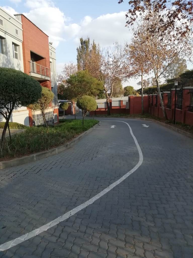 6630  m² Commercial space in Bryanston photo number 11
