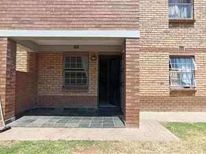 2 Bed Townhouse in Heuweloord