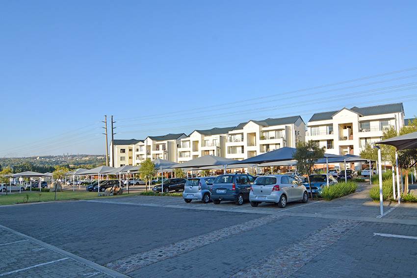 3 Bed Apartment in Greenstone Hill photo number 19