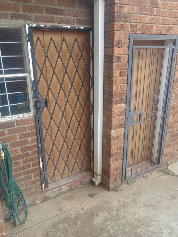 1 Bed Townhouse in Aliwal North photo number 6