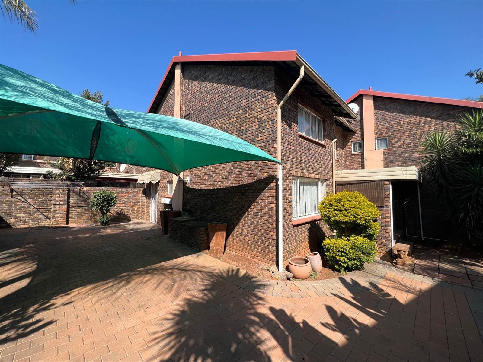 3 Bed Townhouse in Garsfontein photo number 26