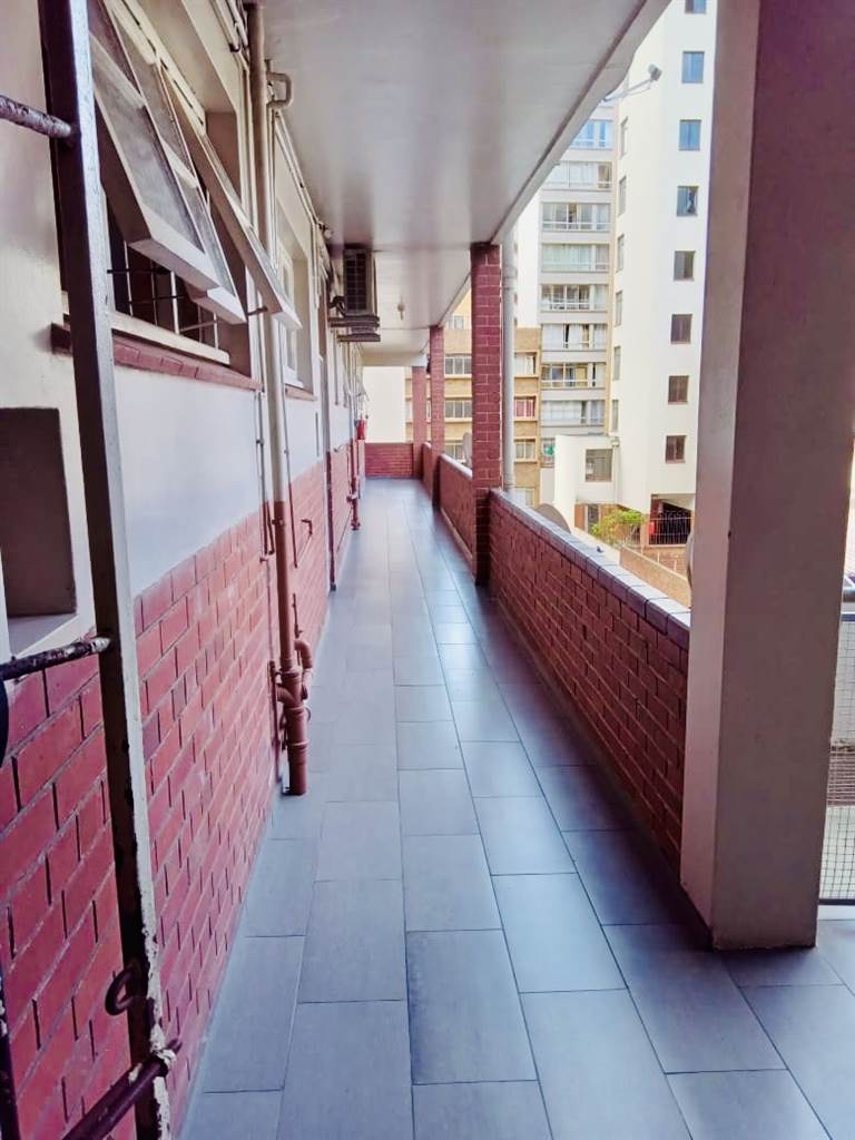 3 Bed Flat in Durban CBD photo number 13