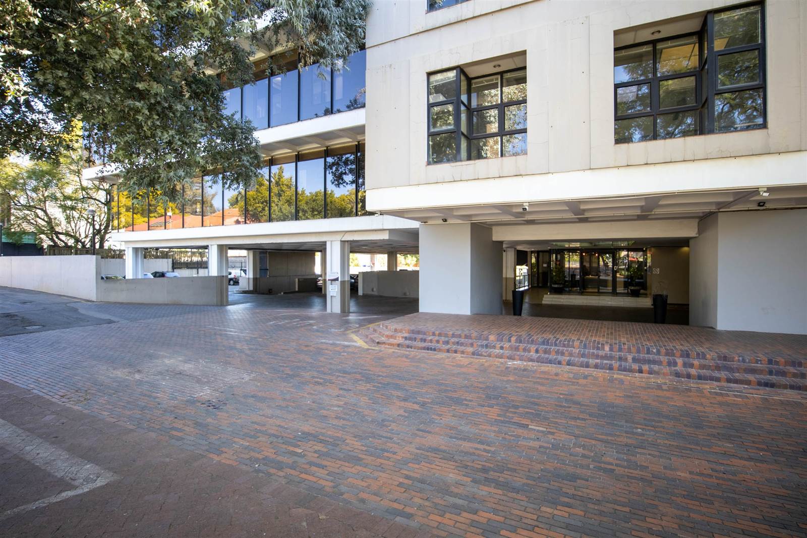 250  m² Commercial space in Rosebank photo number 3