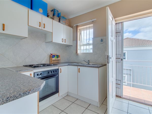 2 Bed Flat in Protea Village