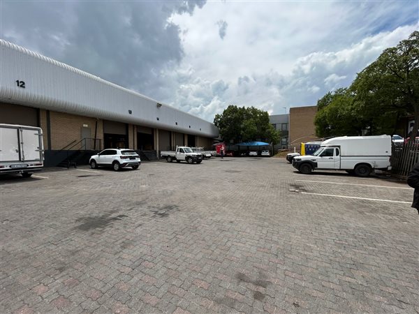 3 820  m² Industrial space