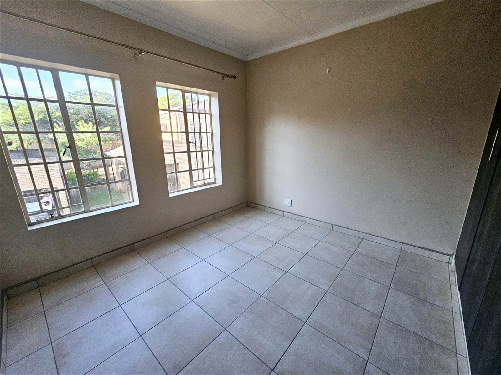 2 Bed Apartment in Louis Trichardt photo number 6