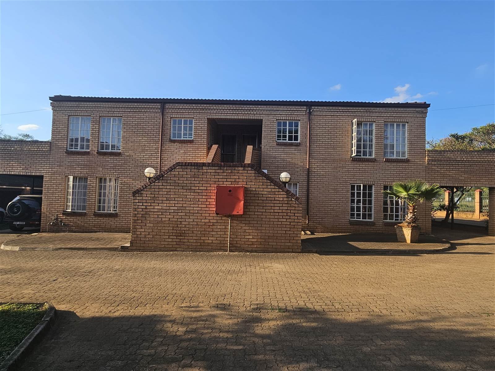 2 Bed Apartment in Louis Trichardt photo number 1