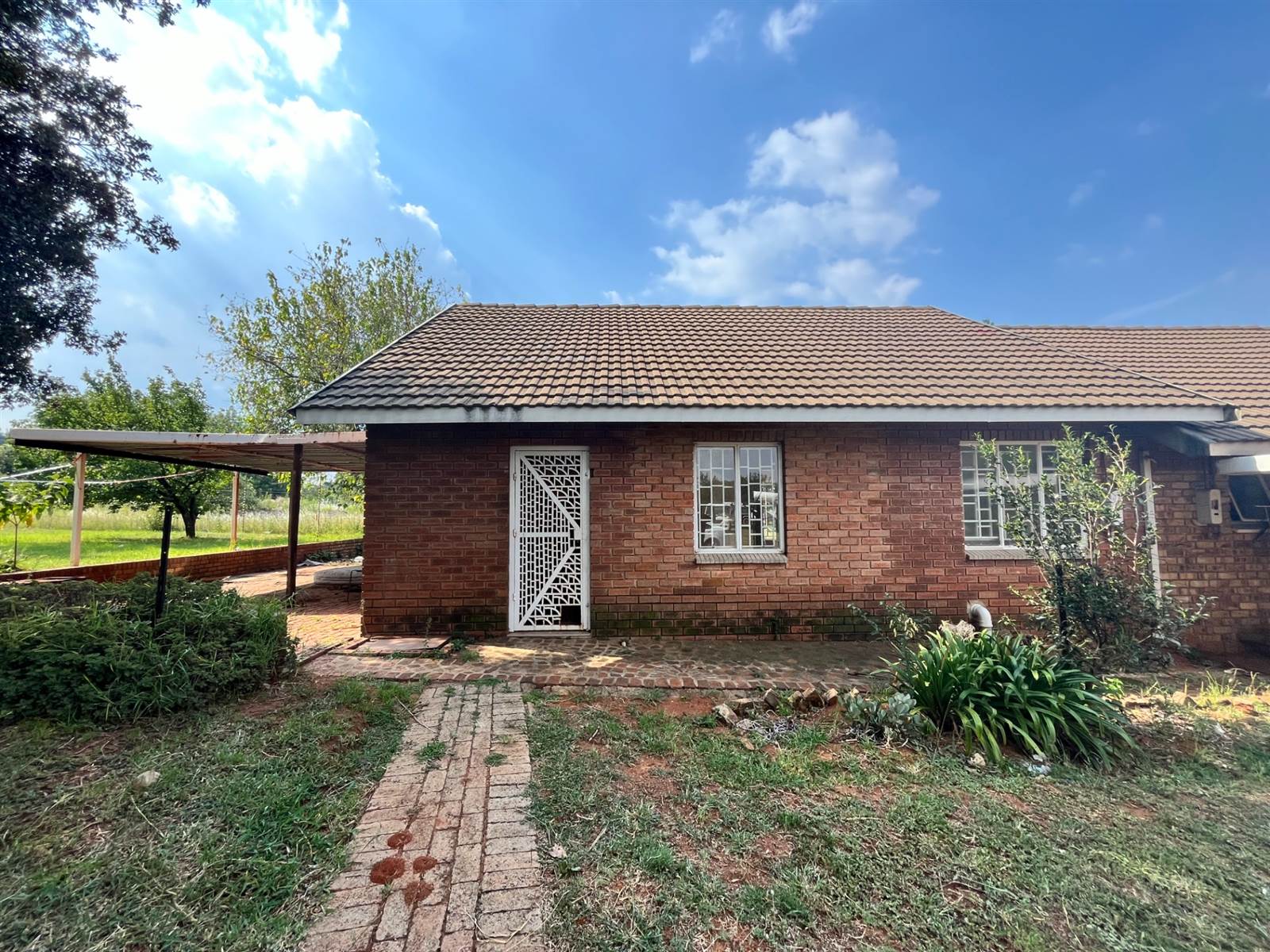1 Bed Garden Cottage in Olifantsfontein photo number 1