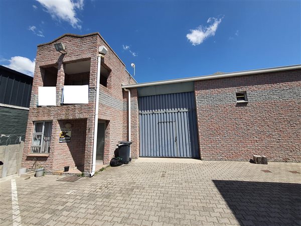 325  m² Industrial space