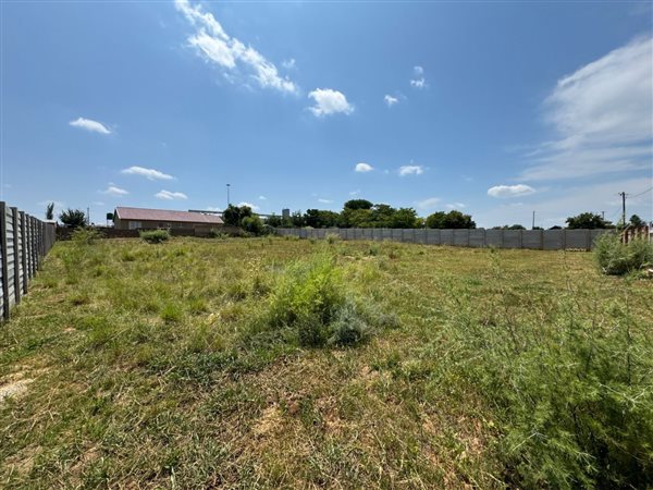 1487 m² Land available in Derby