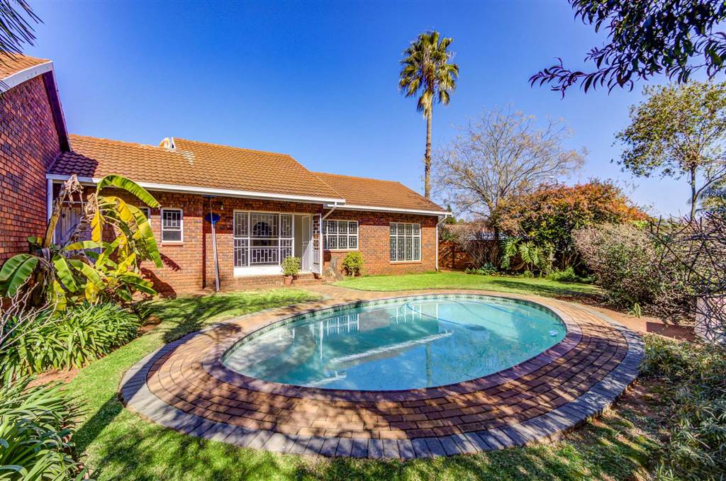 2 Bedroom Townhouse 2 Bedroom Townhouse