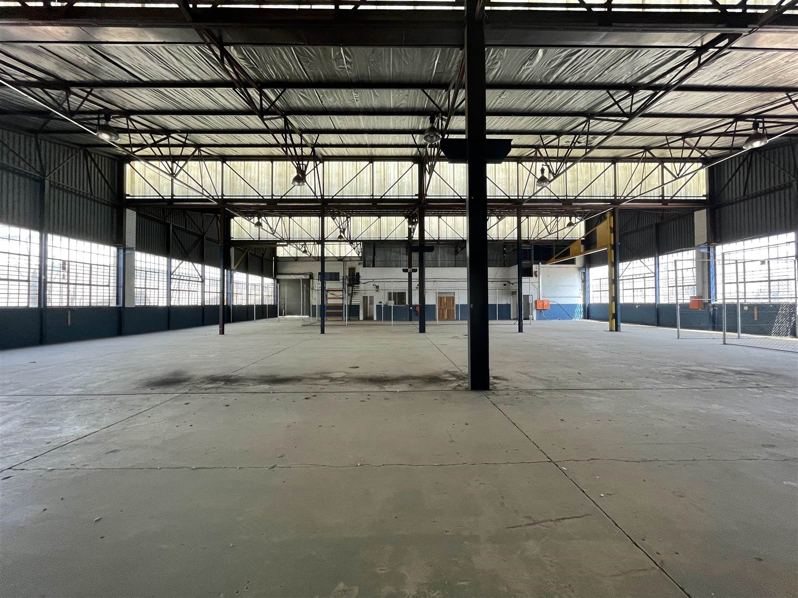1631  m² Industrial space in Denver photo number 1