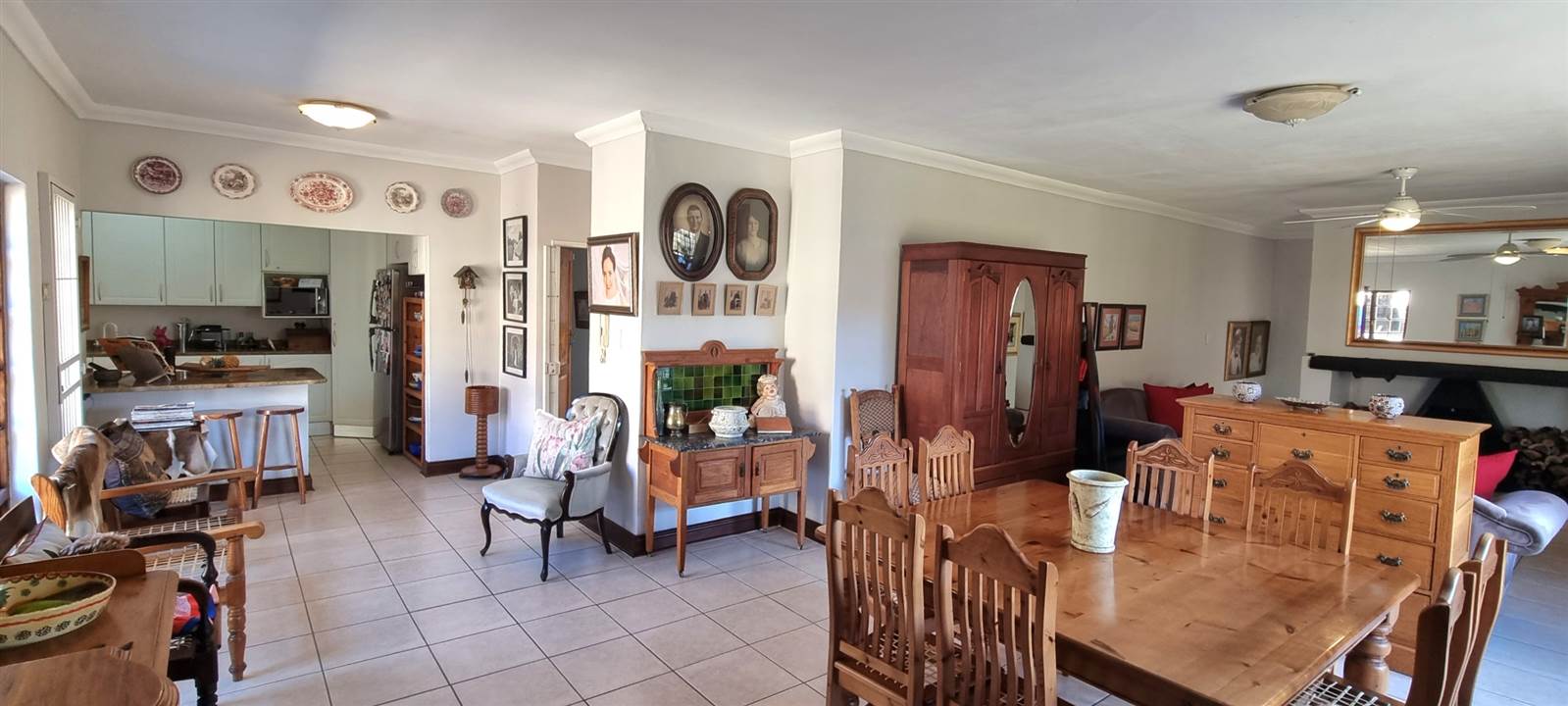 4 Bed House in Garsfontein photo number 12