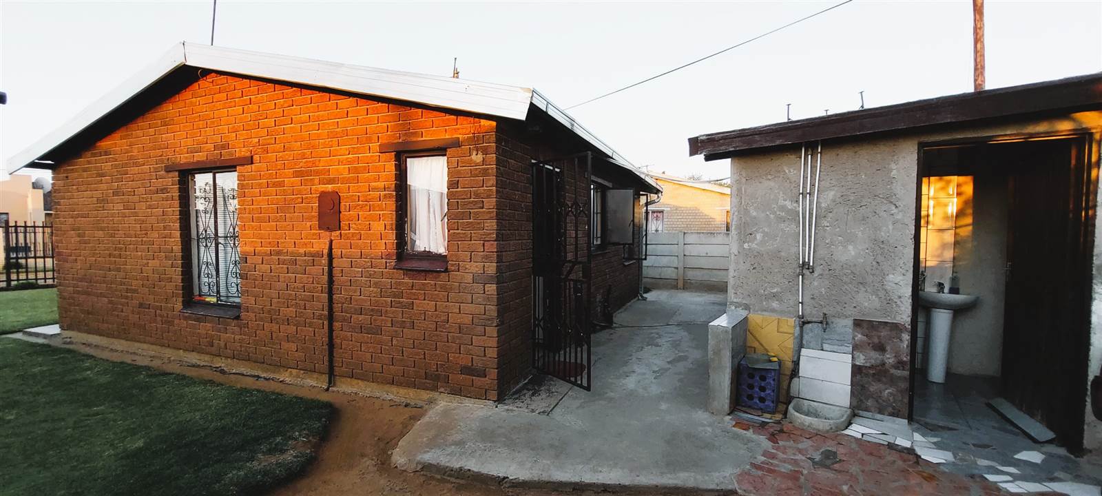 2 Bed House in Thabong photo number 19