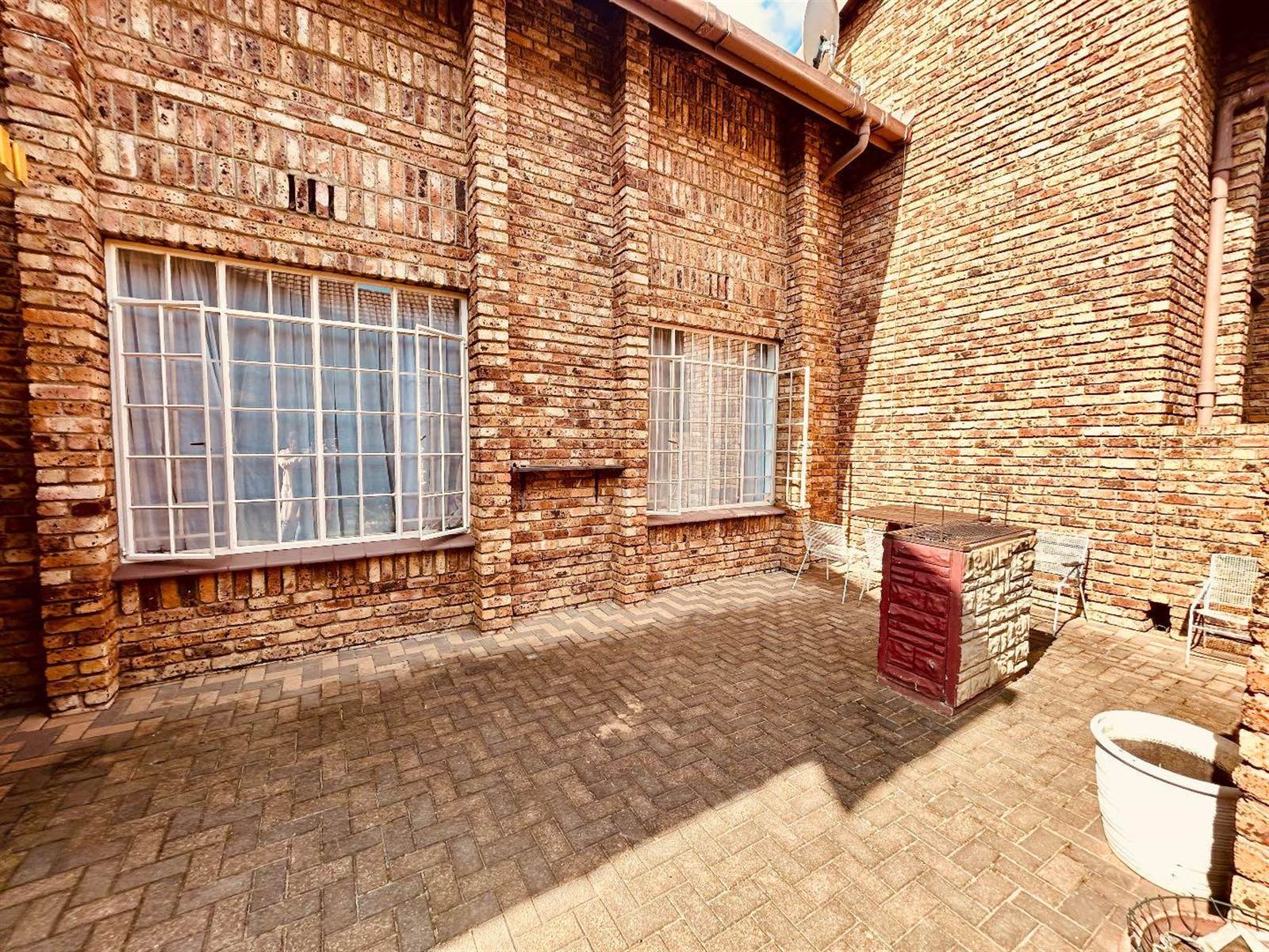 3 Bed Townhouse in Vryheid photo number 2
