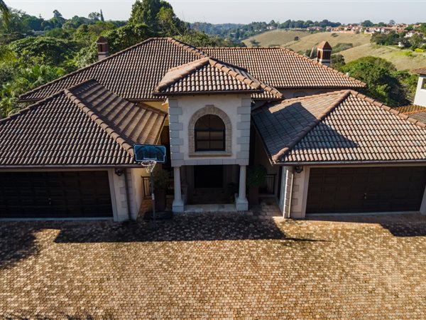 4 Bedroom House 4 Bedroom House