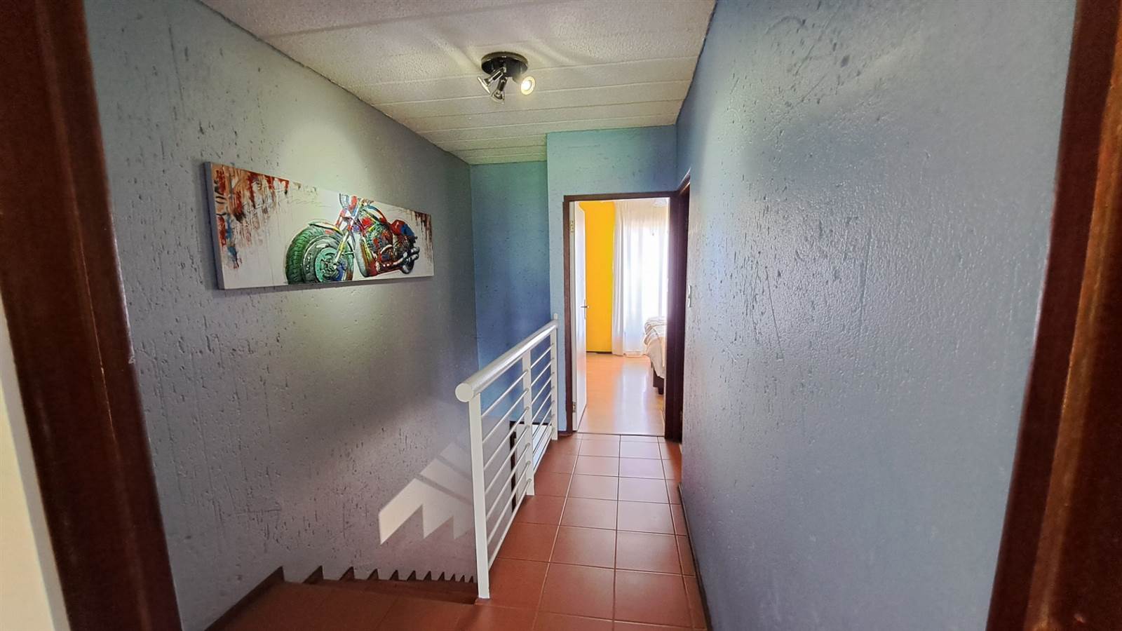 2 Bed Apartment in Hartbeespoort Dam photo number 12