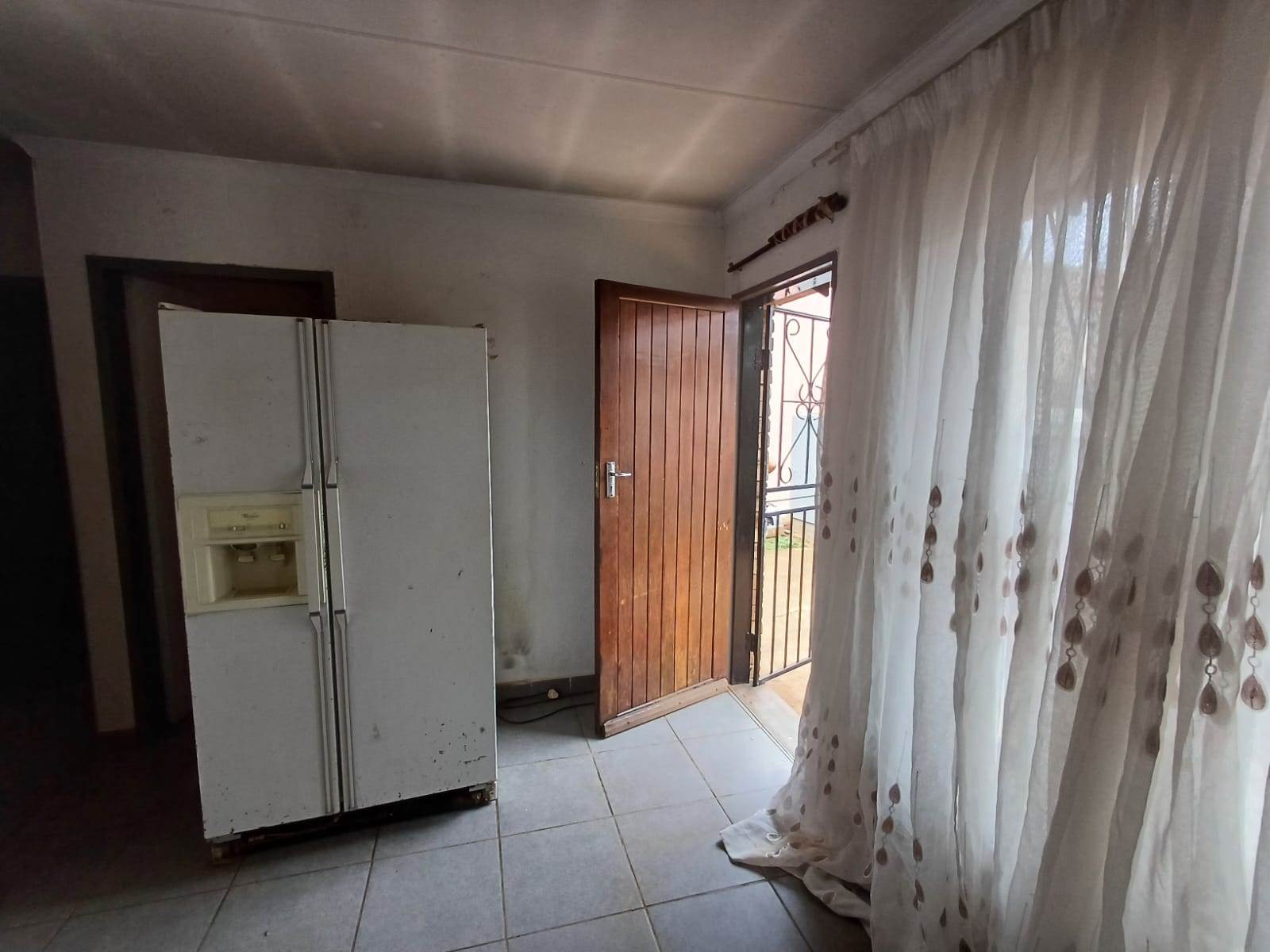 2 Bed House in Mamelodi East photo number 17