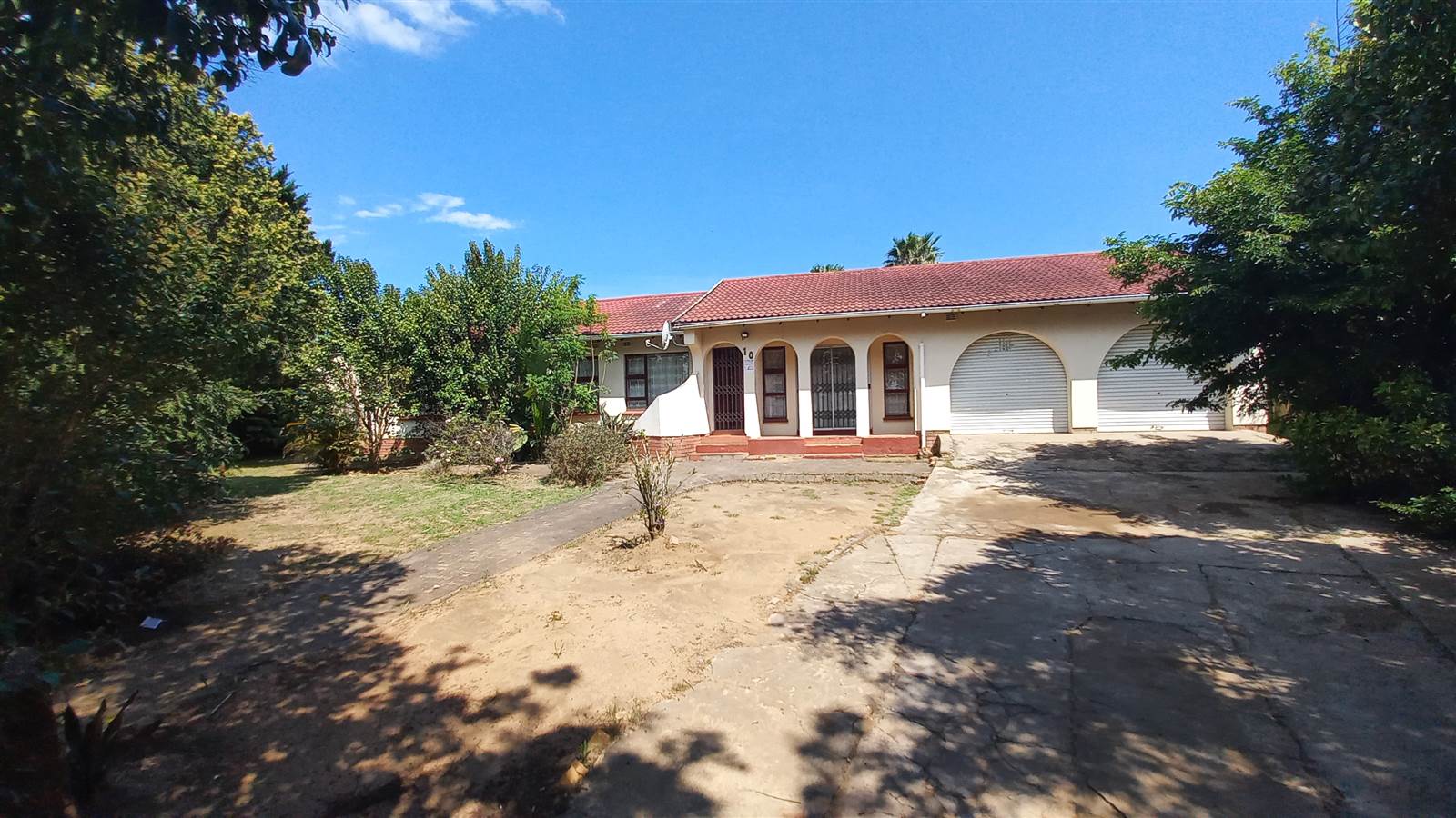 3 Bed House in Southernwood photo number 10