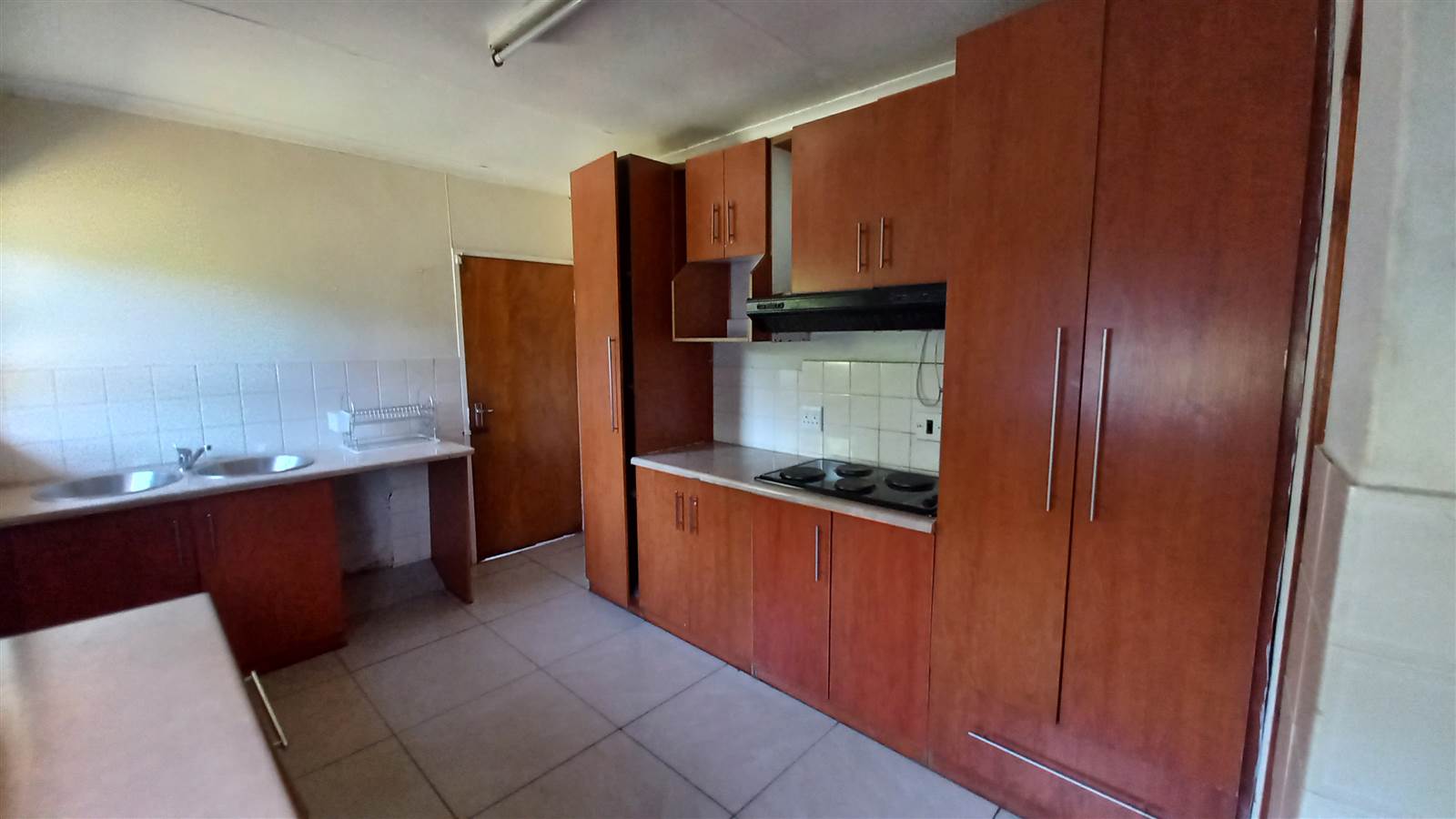 3 Bed House in Southernwood photo number 13