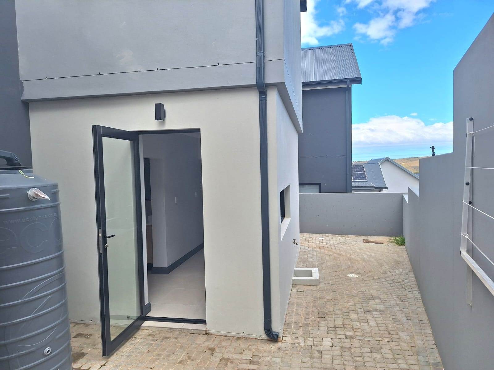 4 Bed House in Hartenbos photo number 29