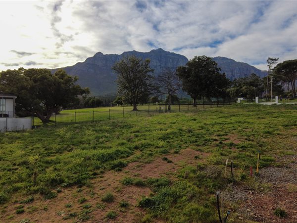 1096 m² Land available in Paradyskloof