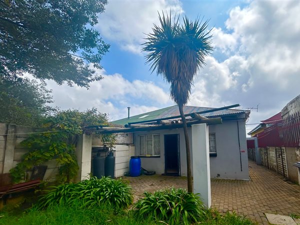 5 Bedroom House 5 Bedroom House