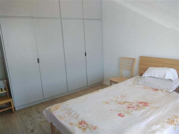 1 Bedroom Flat 1 Bedroom Flat