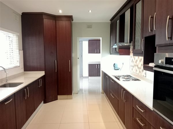 4 Bed House in Queensburgh Central