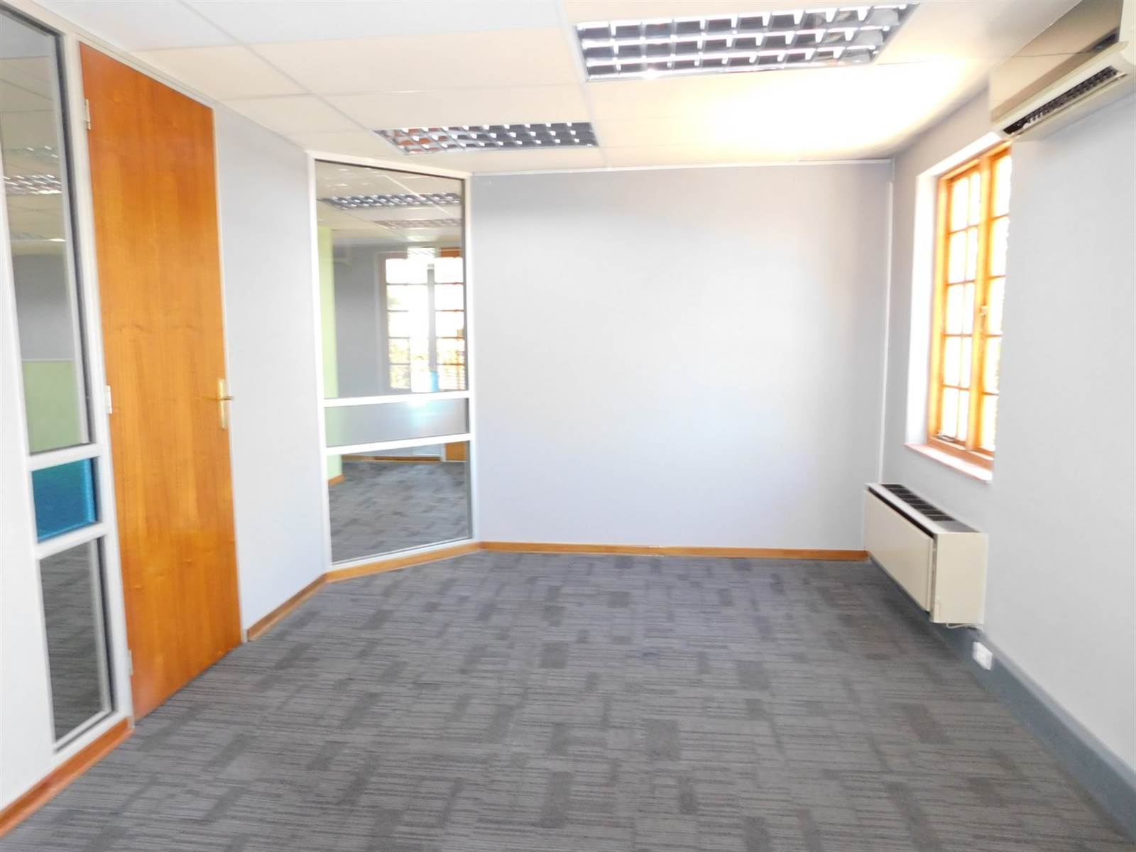 1585  m² Commercial space in Kensington B photo number 10