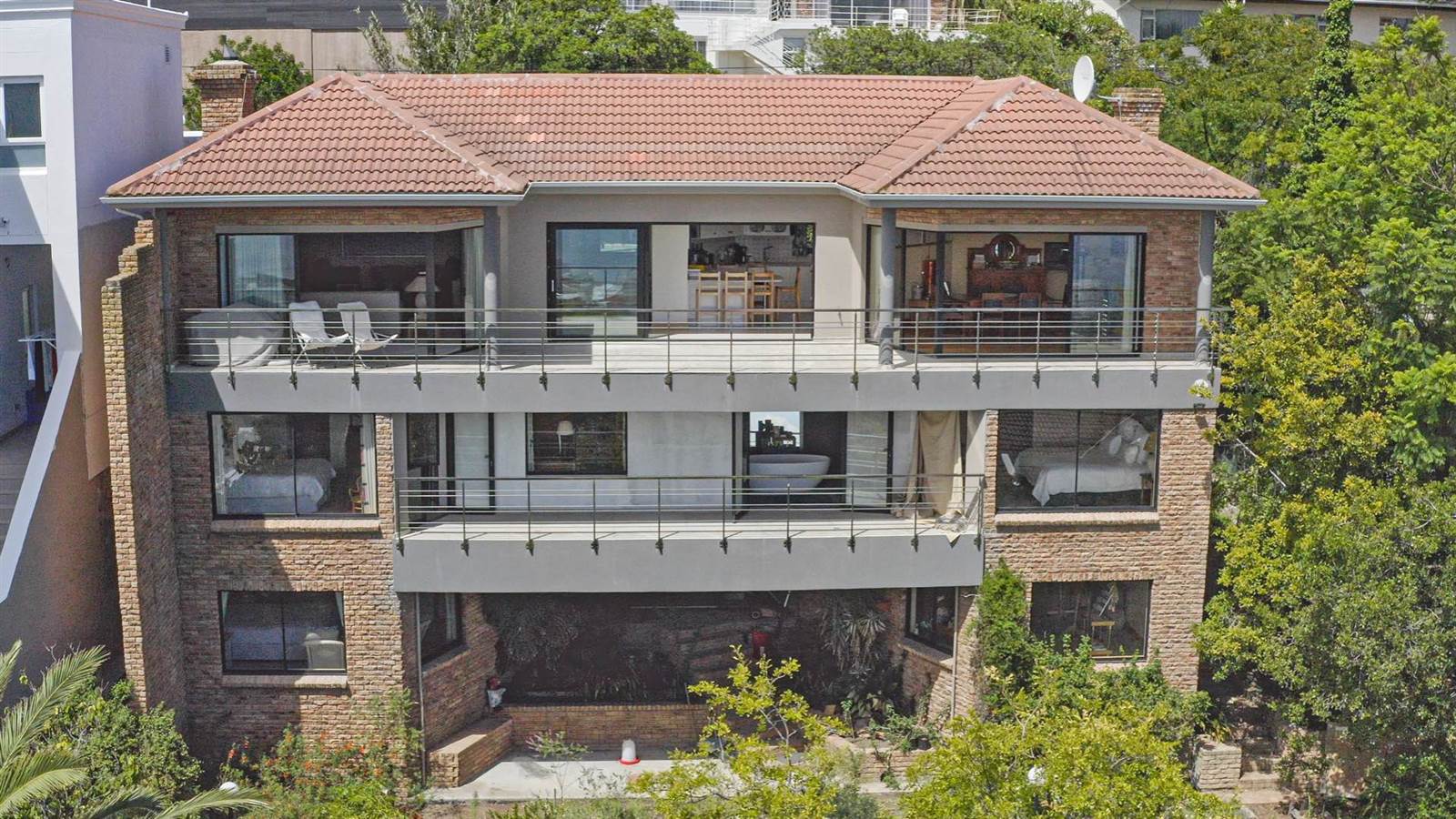 4 Bed House in Bantry Bay photo number 26