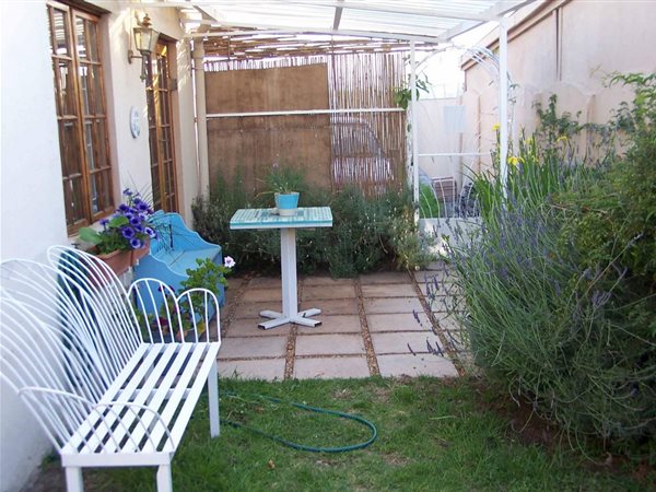 1 Bed Garden Cottage