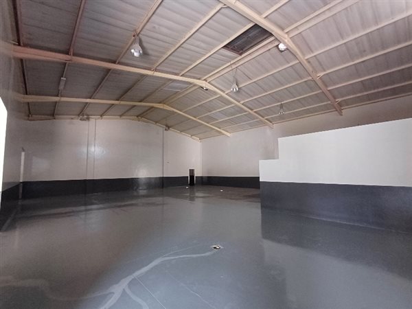 884  m² Industrial space