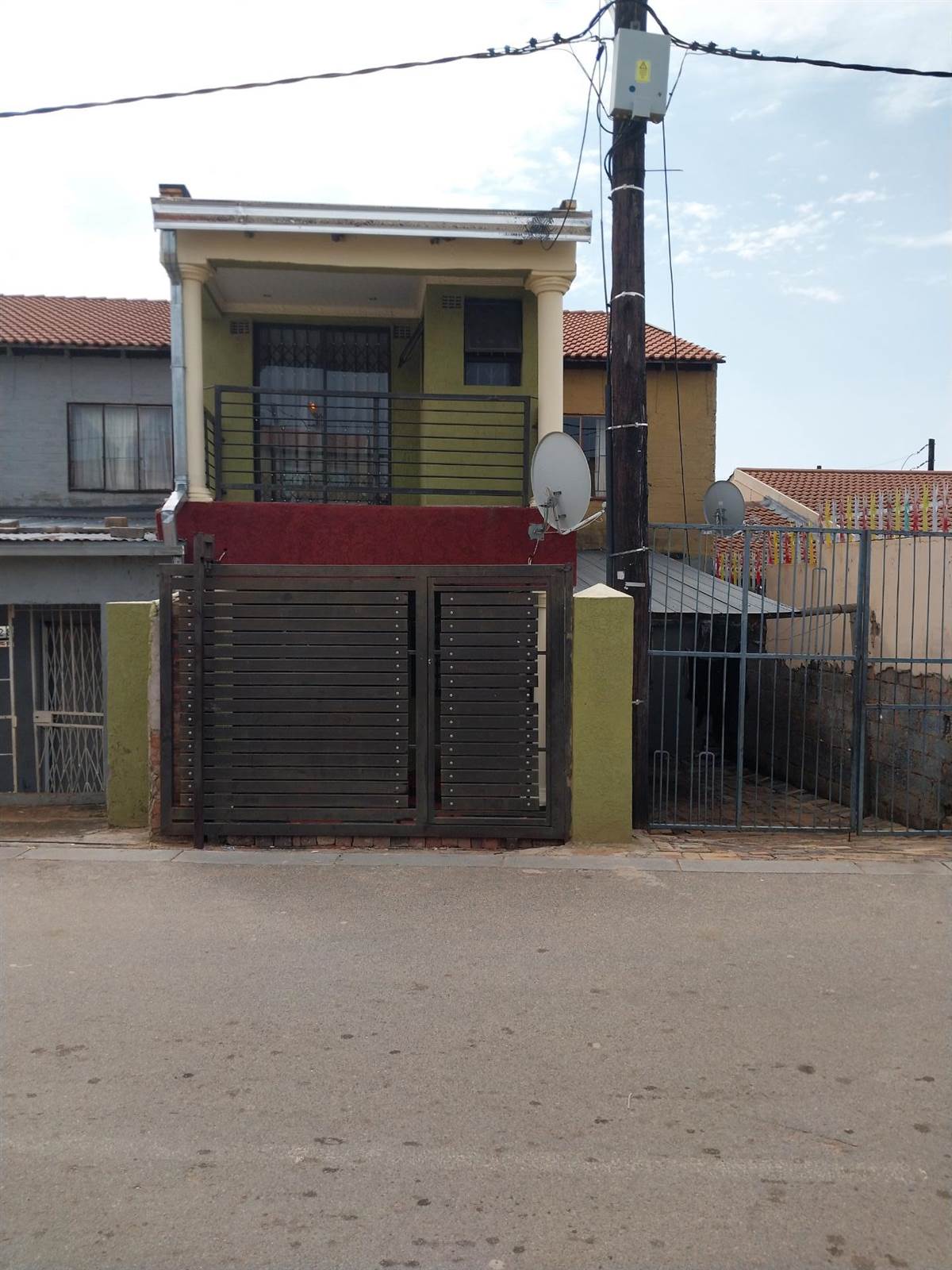 3 Bed House in Durban Roodepoort Deep photo number 1