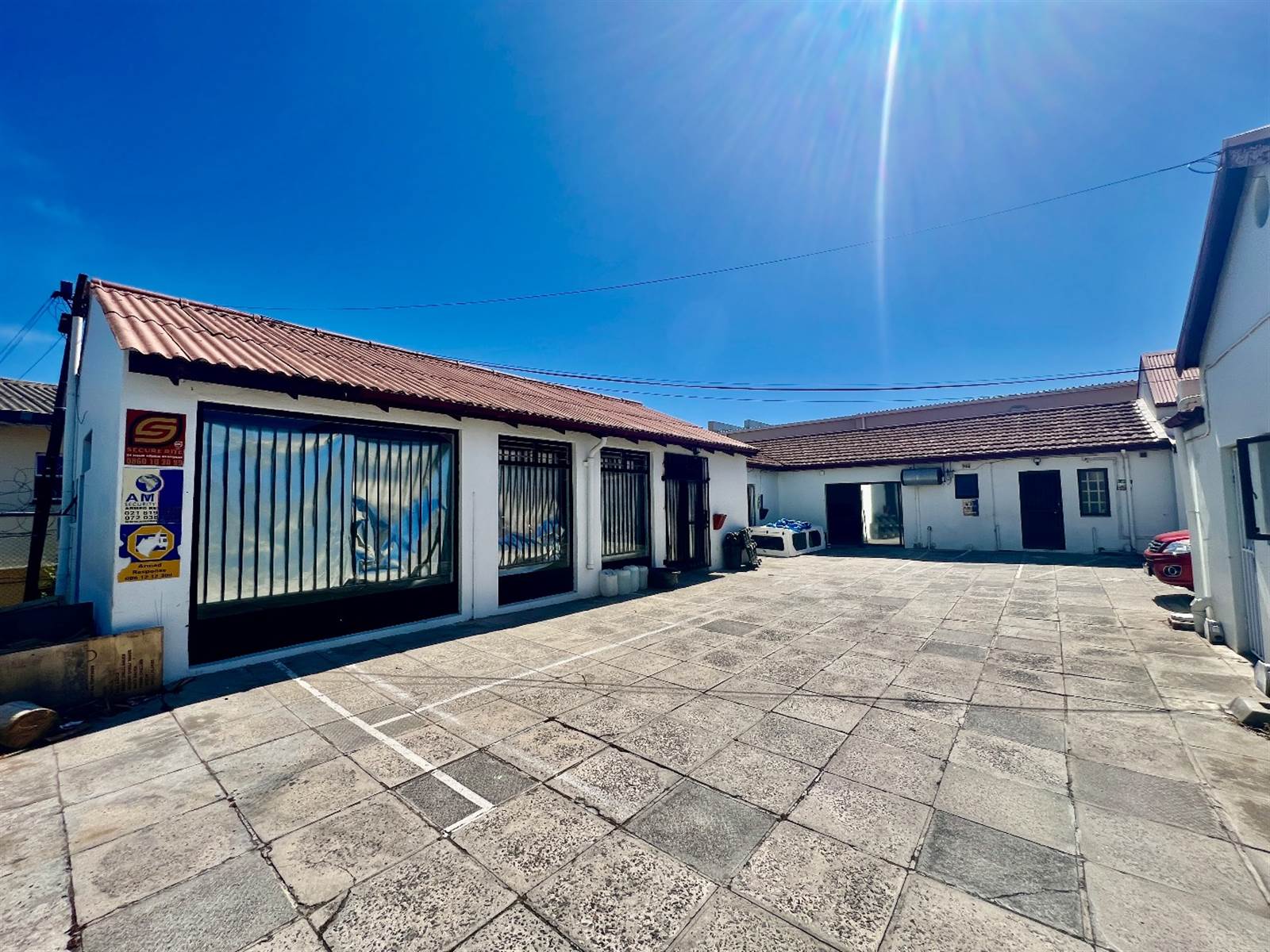 720  m² Commercial space in Somerset West Central photo number 2