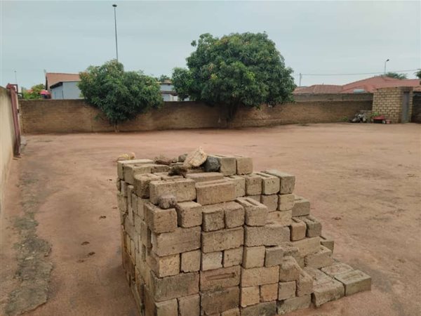 600 m² Land available in Soshanguve