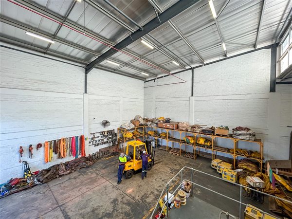 367  m² Industrial space