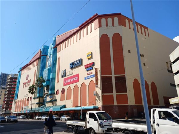 1 383 m² Retail Space 1 383 m² Retail Space