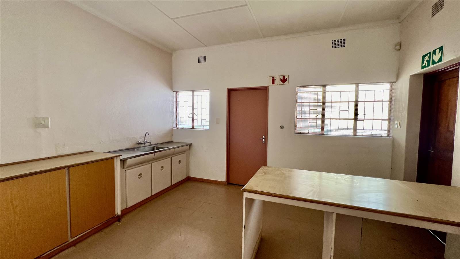 800  m² Commercial space in Nelspruit Central photo number 16